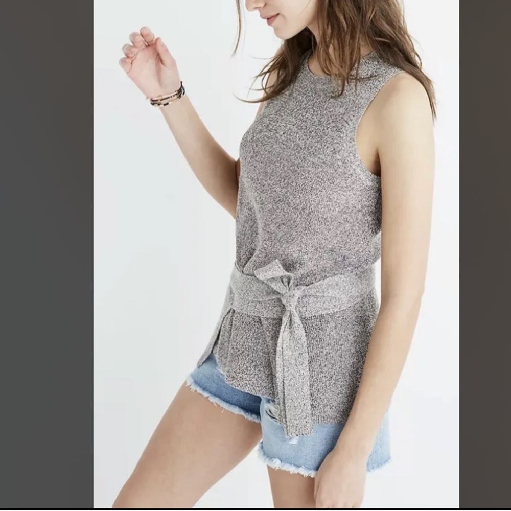Madewell Gray Tie-Wrap
Sleeveless Knit Sweater Tank Top
Size M
